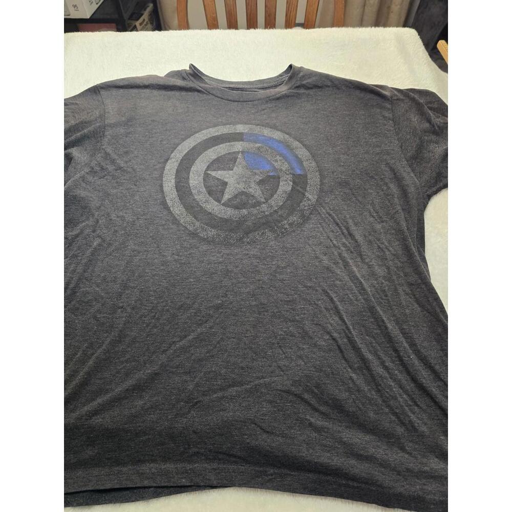 Marvel Captain America Shield Gray T Shirt Men's Size (XL)